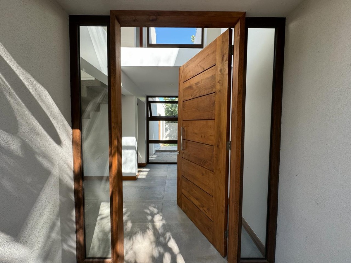 Venta Casa NO 6D Walk-in cl&oacute;set 4B 2E 1B San Carlos de Apoquindo - Las Condes