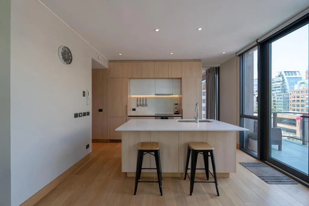 Arriendo Departamento 1D Barrio El Golf - Las Condes