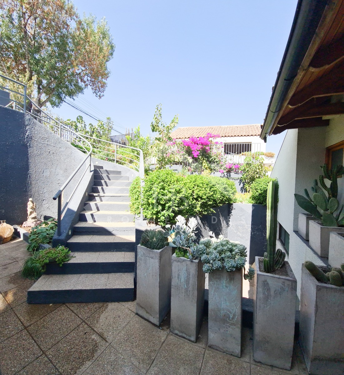 Venta Casa P 5D en suite Walk-in cl&oacute;set 4B 2E 1B Los Dominicos - Las Condes