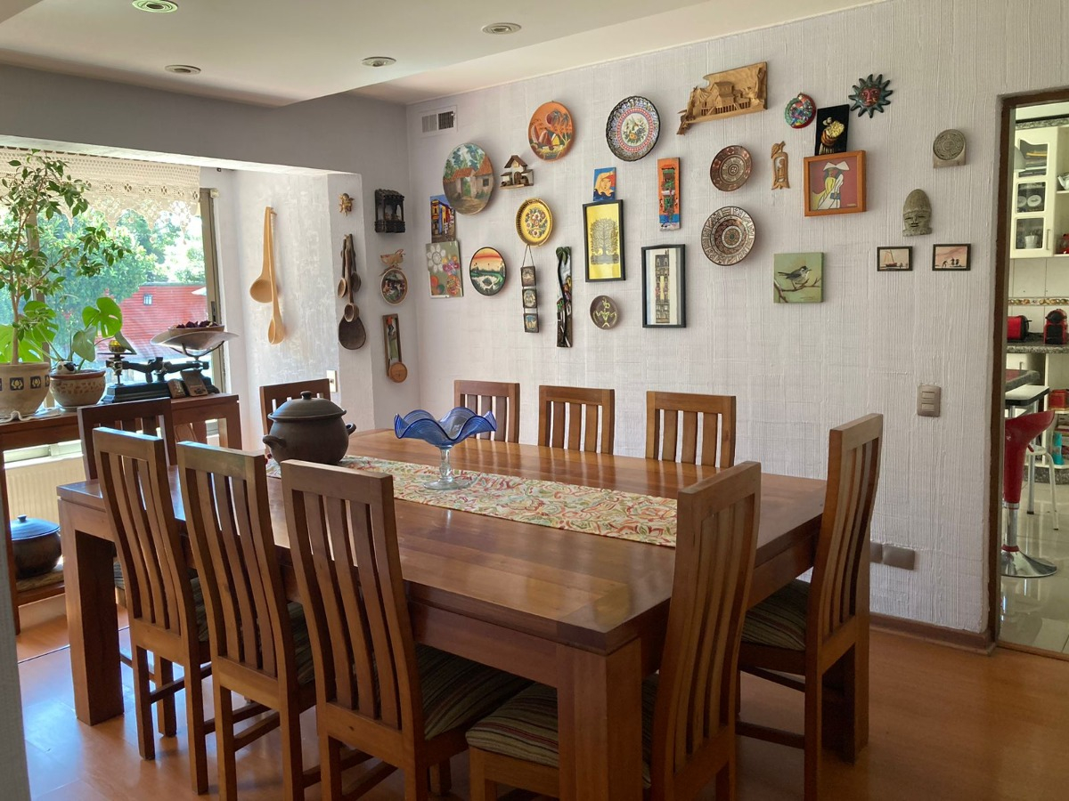 Venta Casa SO 4D en suite Walk-in cl&oacute;set 3B 3E 1B Carlos Ossand&oacute;n - La Reina