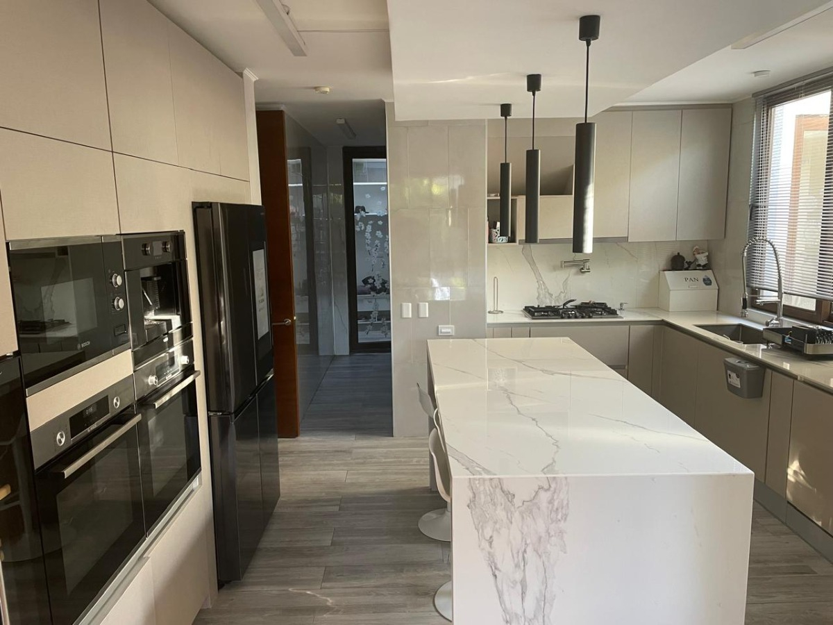 Venta Casa NO 5D en suite Walk-in cl&oacute;set 6B 4E 1B La Dehesa - Lo Barnechea