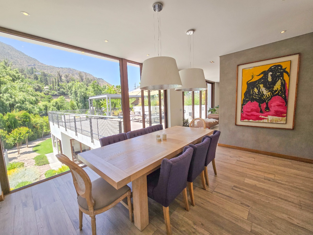 Venta Casa SO 5D en suite Walk-in cl&oacute;set 5B 2E 2B El Array&aacute;n - Lo Barnechea