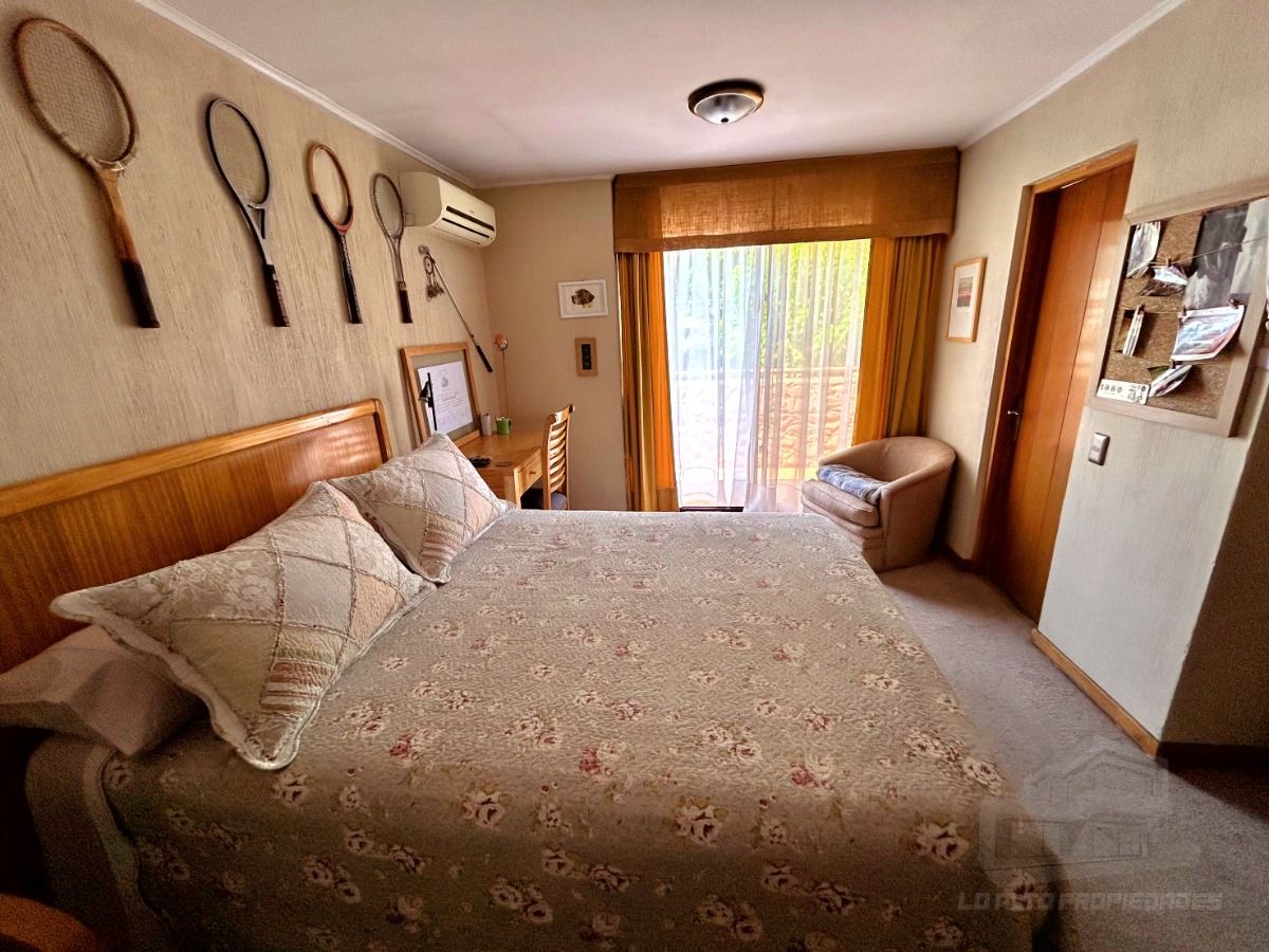 Venta Casa 5D en suite Walk-in cl&oacute;set 4B 4E 1B Metro Sim&oacute;n Bolivar - La Reina