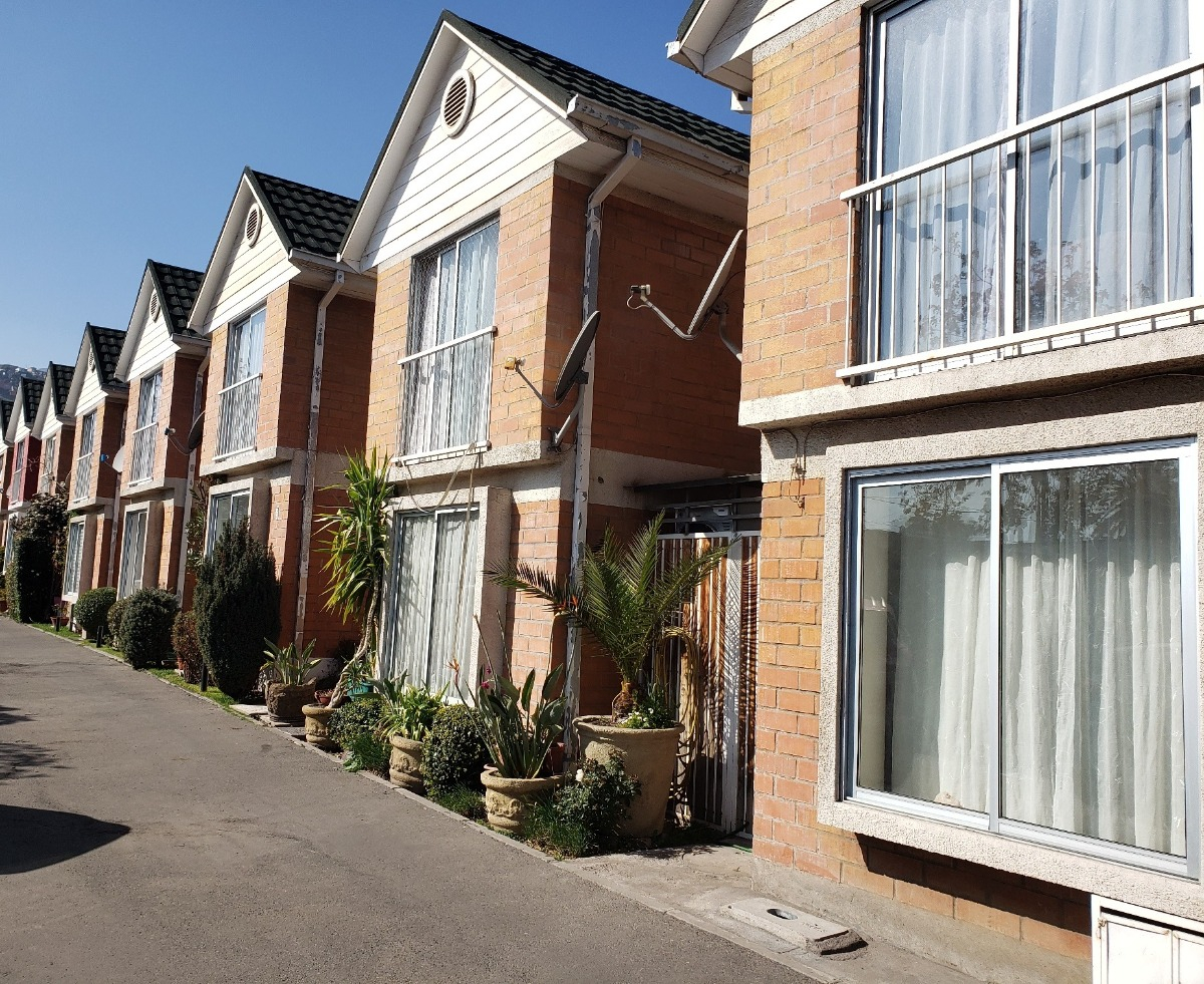 Arriendo Casa N 3D en suite Walk-in cl&oacute;set 3B 1E Antigua Lo Barnechea - Lo Barnechea