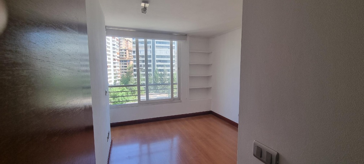 Arriendo Departamento 2D Barrio El Golf - Las Condes
