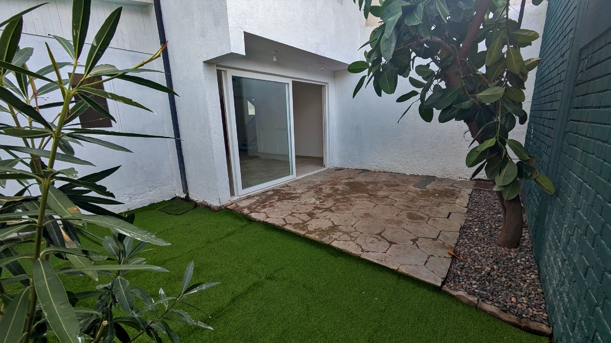 Venta Casa O 3D 2B 1E Los Dominicos - Las Condes