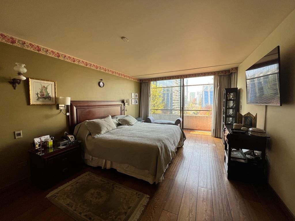 Venta Departamento O 5D en suite 5B 2E 1B Barrio El Golf - Las Condes