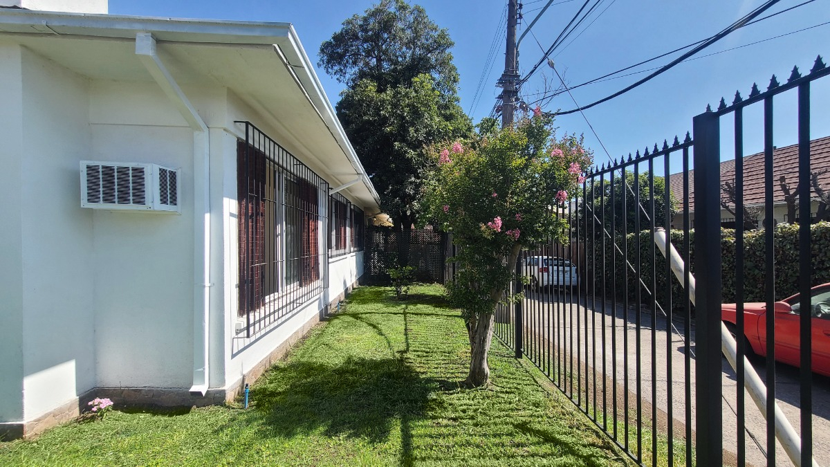 Venta Casa 3D 2B 2E Metro Hernando de Magallanes - Las Condes