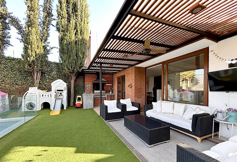 Venta Casa NO 3D en suite Walk-in cl&oacute;set 3B 2E 1B La Dehesa - Lo Barnechea