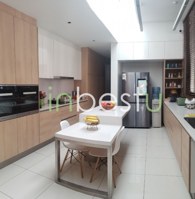 Venta Casa NP 7D en suite Walk-in cl&oacute;set 6B 8E 1B Santa Mar&iacute;a de Manquehue - Vitacura
