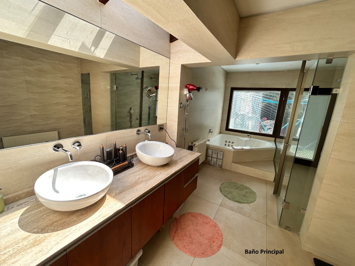 Venta Casa NO 5D en suite 5B 3E 3B Juan XXIII - Vitacura