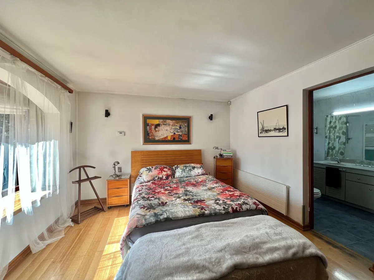 Venta Casa NO 4D 4B 4E 1Bd Borde R&iacute;o - Casa Piedra - Vitacura