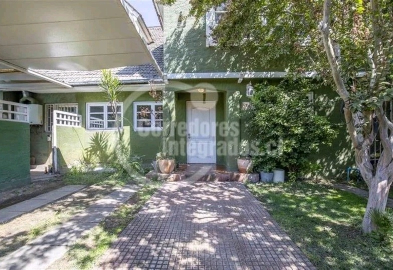Venta Casa 5D Carlos Ossand&oacute;n - La Reina