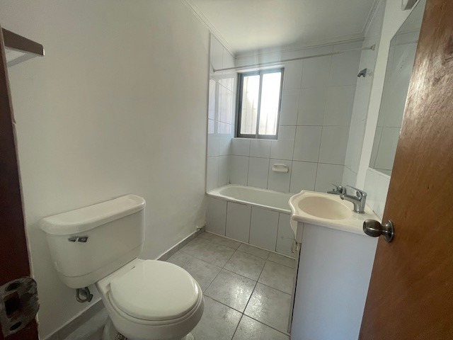 Venta Casa NO 3D 2B 2E Rotonda Atenas - Las Condes