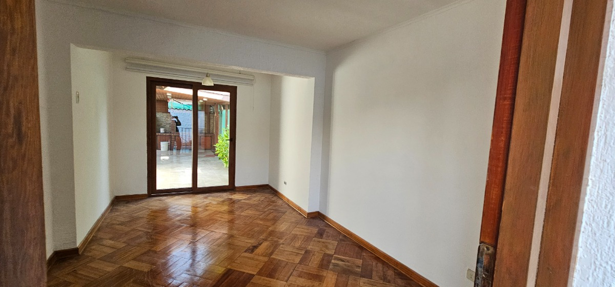 Arriendo Casa NO 5D en suite 3B 2E 1B Alto Las Condes - Las Condes