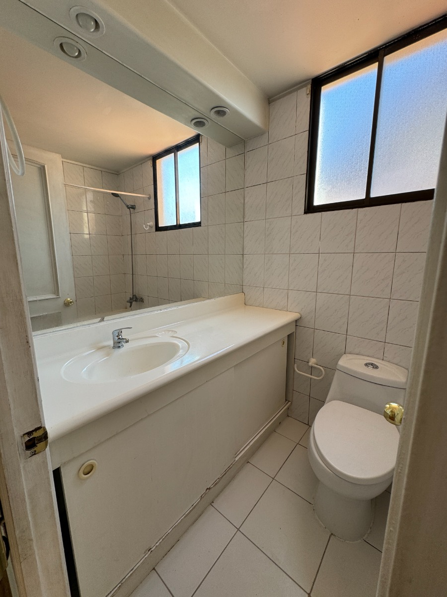 Arriendo Casa NO 4D en suite Walk-in cl&oacute;set 3B 1E San Carlos de Apoquindo - Las Condes