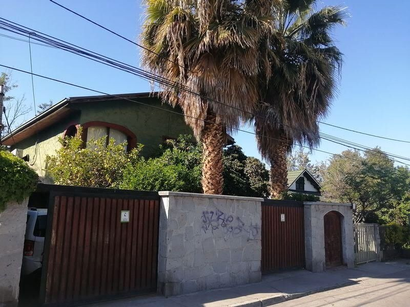 Arriendo Casa 5D en suite 4B 2E 1B Carlos Ossand&oacute;n - La Reina