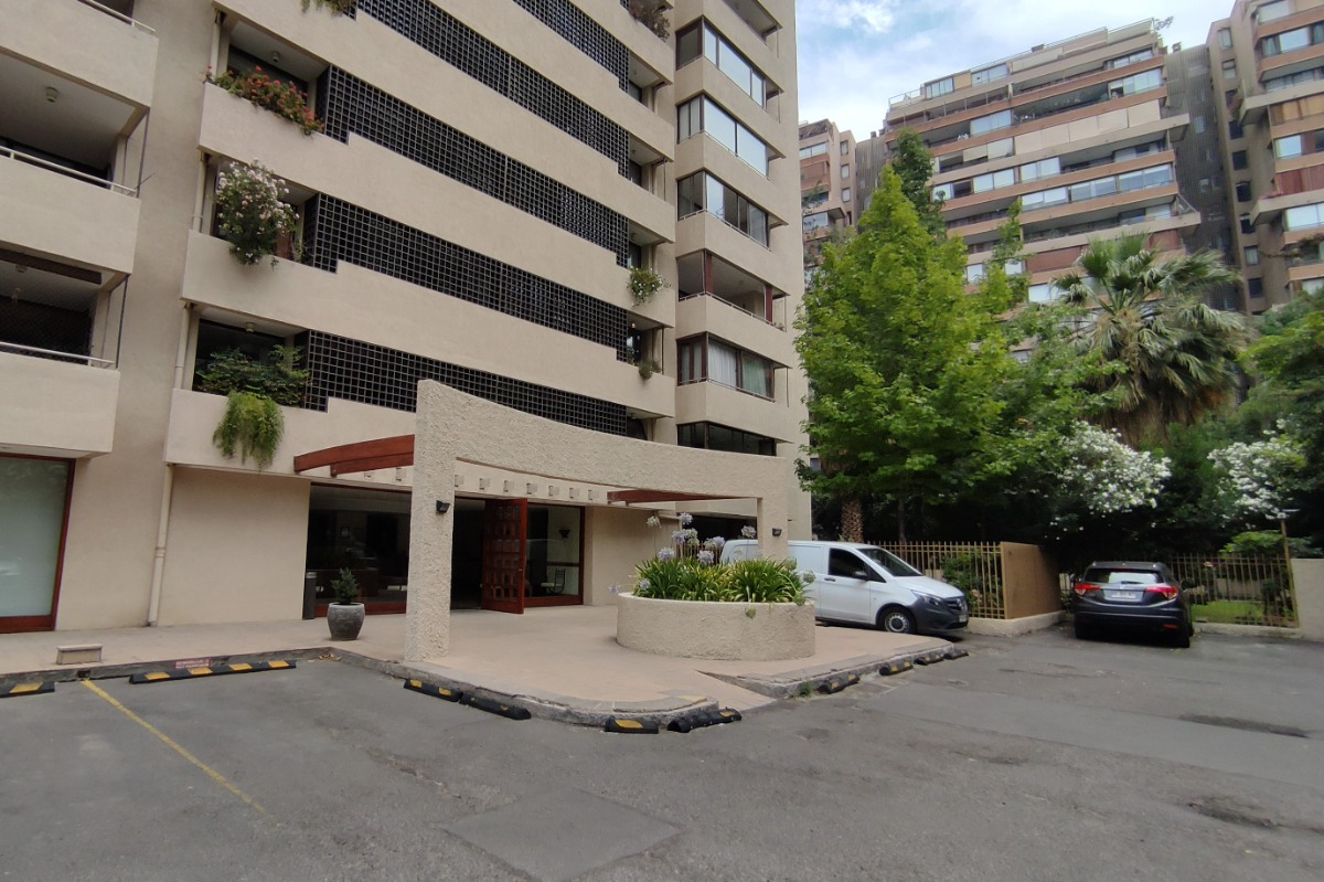 Arriendo Departamento N 4D en suite 4B 1E 1B Rotonda Atenas - Las Condes