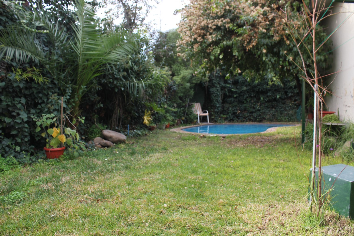 Venta Casa 7D en suite 4B 3E 1B Borde R&iacute;o - Casa Piedra - Vitacura