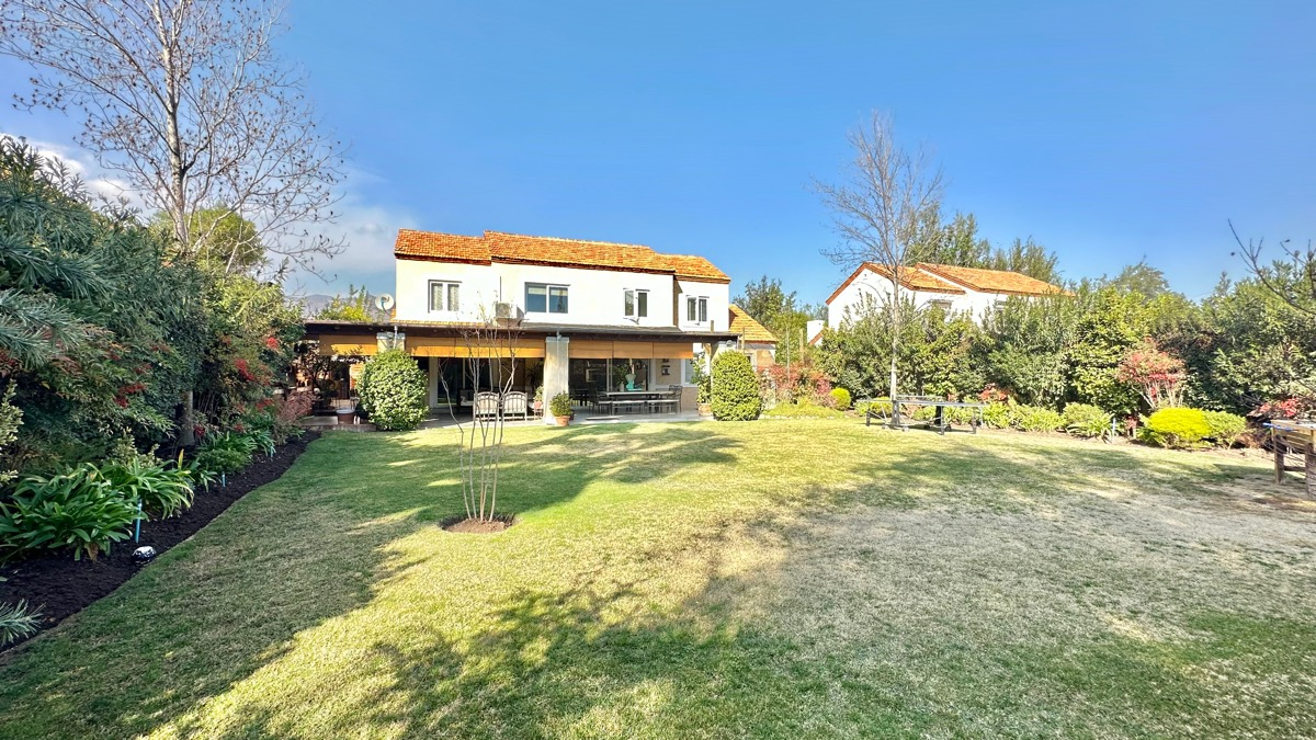 Venta Casa N 5D en suite Walk-in cl&oacute;set 5B 2E Chicureo - Colina