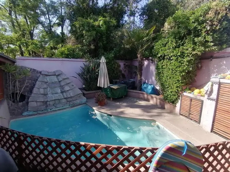 Arriendo Casa 5D en suite 4B 2E 1B Carlos Ossand&oacute;n - La Reina