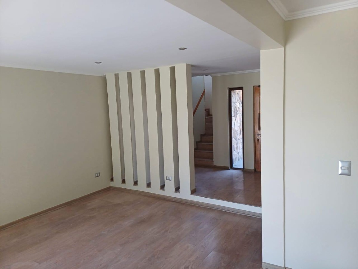 Arriendo Casa P 4D en suite Walk-in cl&oacute;set 4B 2E 1B Chicureo - Colina