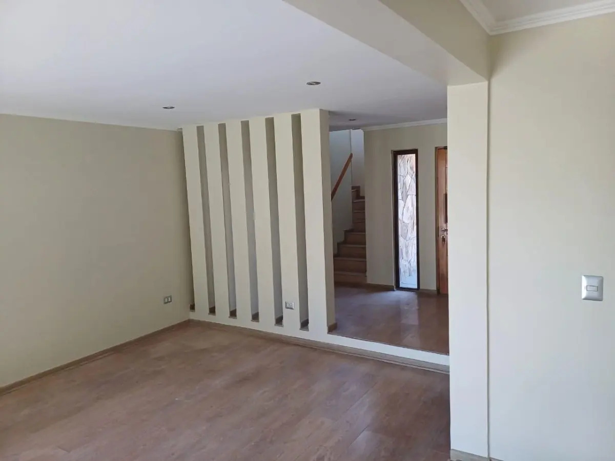 Arriendo Casa P 4D en suite Walk-in cl&oacute;set 4B 2E 1B Chicureo - Colina