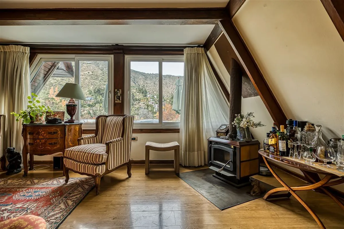 Venta Casa de madera 5D 4B El Array&aacute;n - Lo Barnechea