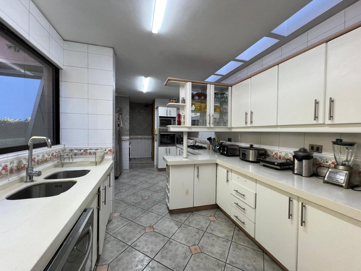 Venta Casa NO 5D en suite Walk-in cl&oacute;set 5B 2E 1B La Dehesa - Lo Barnechea