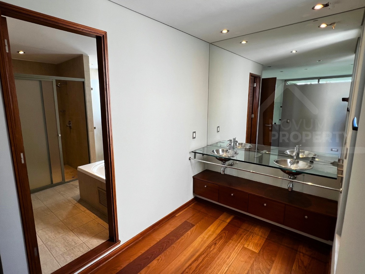 Venta Casa NO 4D en suite Walk-in cl&oacute;set 5B 6E 1B La Dehesa - Lo Barnechea