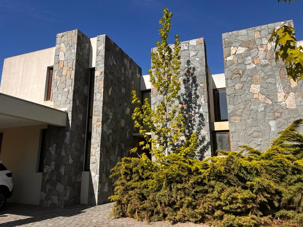 Venta Casa NO 4D 4B 3E 1B La Dehesa - Lo Barnechea
