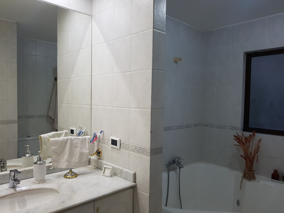 Arriendo Casa 6D en suite Walk-in cl&oacute;set 5B 5E 1B La Reina Alta - La Reina