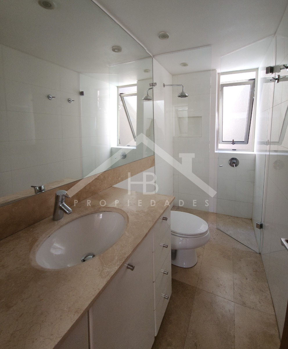 Arriendo Casa NO 4D en suite Walk-in cl&oacute;set 4B 3E 1B La Dehesa - Lo Barnechea