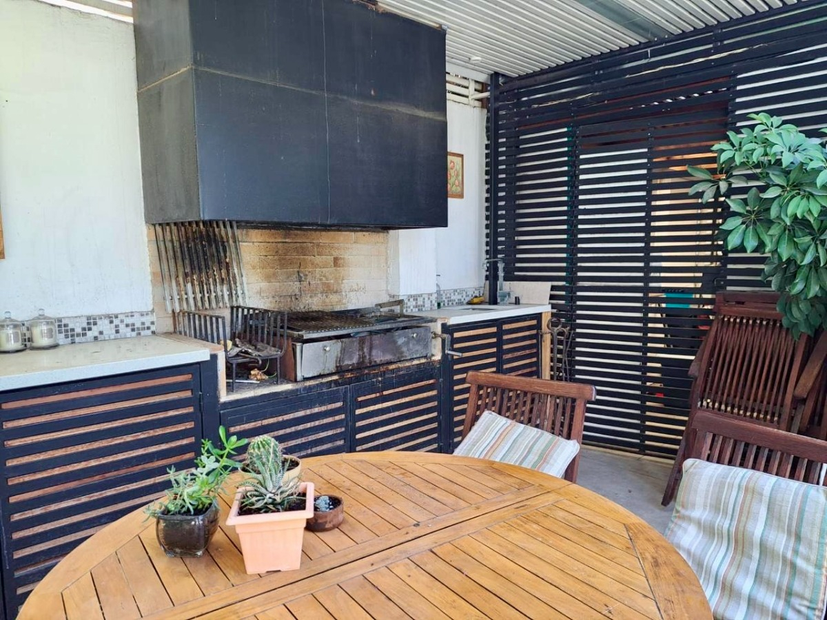 Arriendo Casa 3D 3B 6E 1B Metro Pr&iacute;ncipe de Gales - Country Club - La Reina