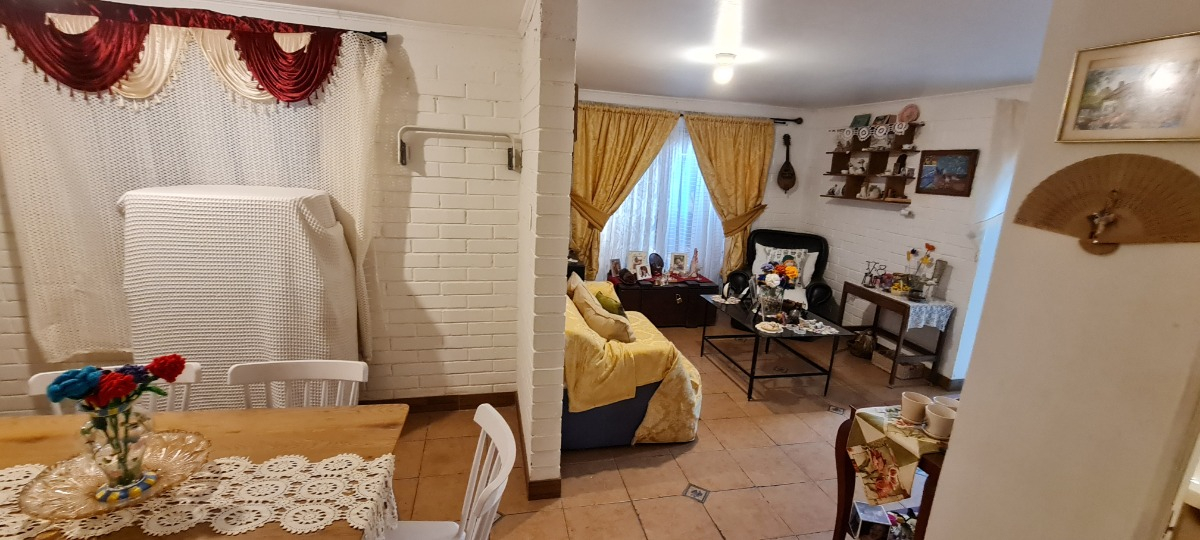 Venta Casa 2D 1B 1E 1B Antigua Lo Barnechea - Lo Barnechea