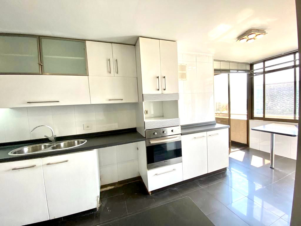 Arriendo Departamento 2D Parque Arauco - Las Condes