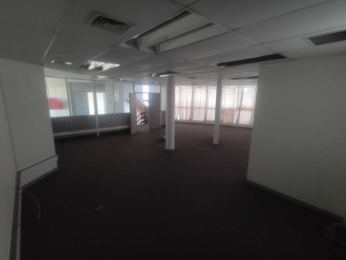 Propiedad Industrial: Edificio De Oficinas Y Galp&oacute;n