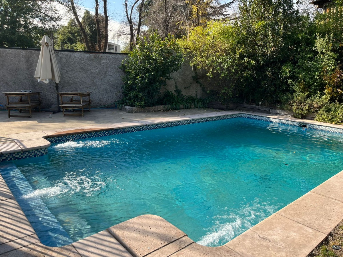 Arriendo Casa O 5D en suite Walk-in cl&oacute;set 4B 4E Los Dominicos - Las Condes