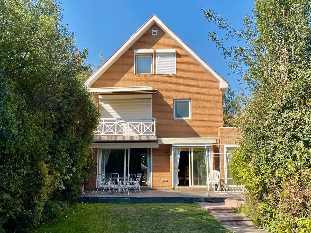 Venta Casa P 5D en suite Walk-in cl&oacute;set 5B 2E 1B Los Trapenses - Lo Barnechea