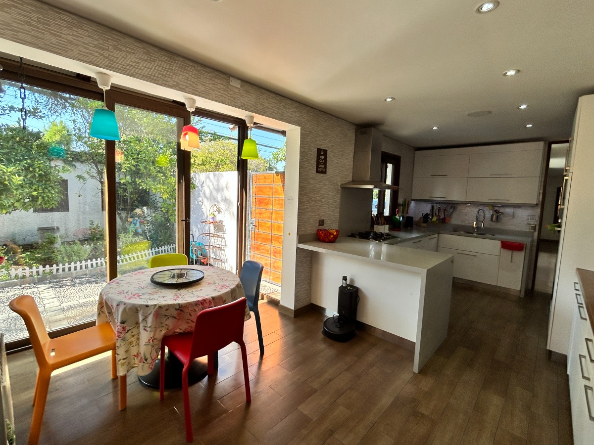 Venta Casa NO 5D en suite 5B 3E 3B Juan XXIII - Vitacura