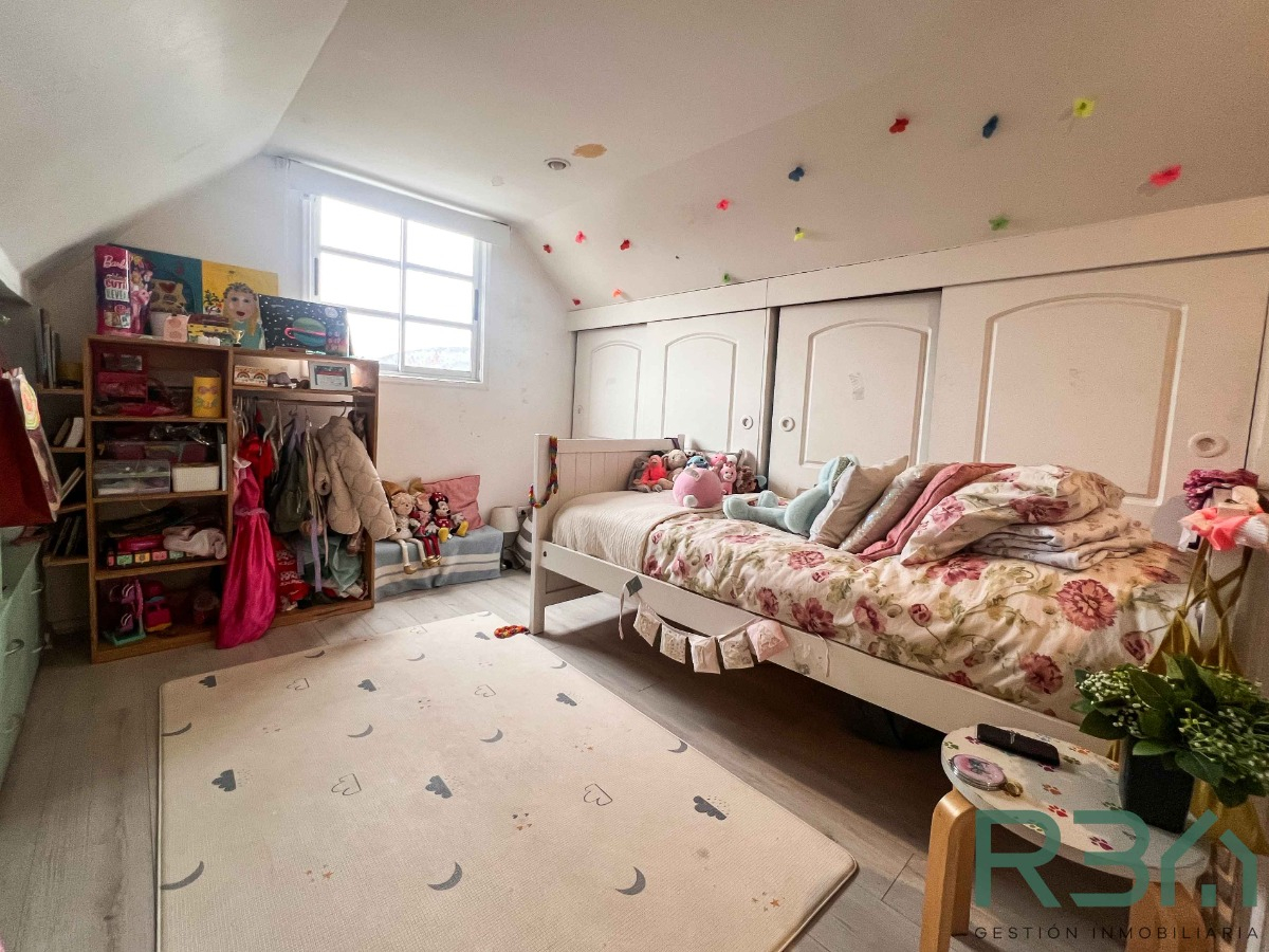 Venta Casa NOSP 4D en suite Walk-in cl&oacute;set 3B 1E 1B Estoril - Las Condes