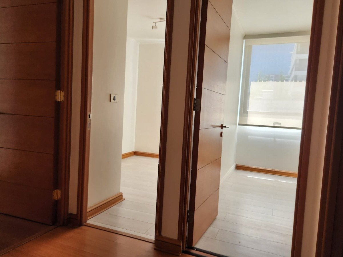 Arriendo Departamento NP 3D 2B 2E 1B Barrio El Golf - Las Condes