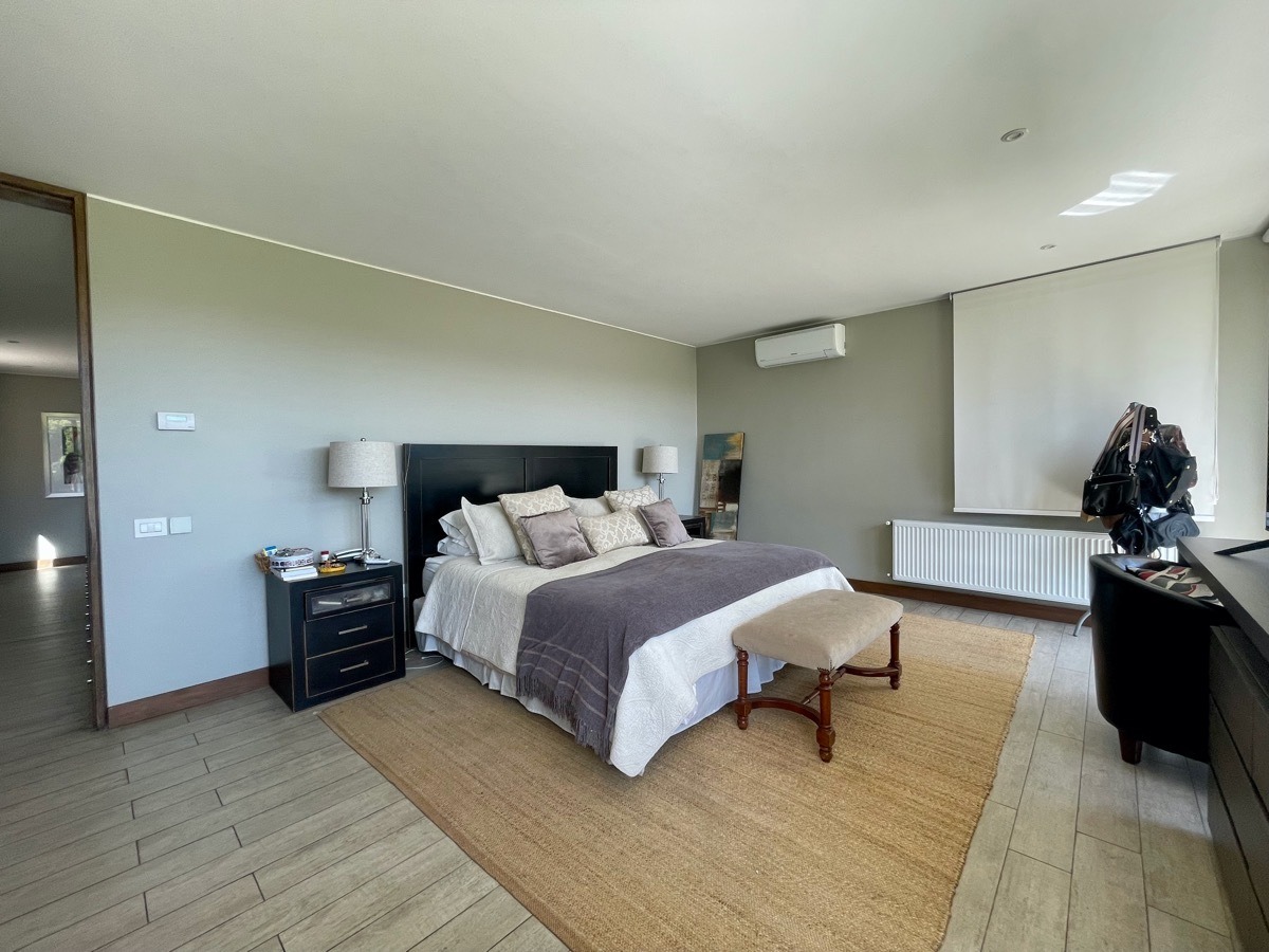 Venta Casa NO 5D en suite Walk-in cl&oacute;set 5B 4E 1B Chicureo - Colina