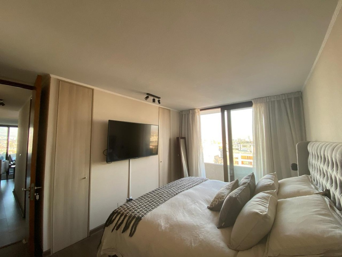 Arriendo Departamento SO 2D en suite Walk-in cl&oacute;set 2B 1E Campus Oriente - Providencia