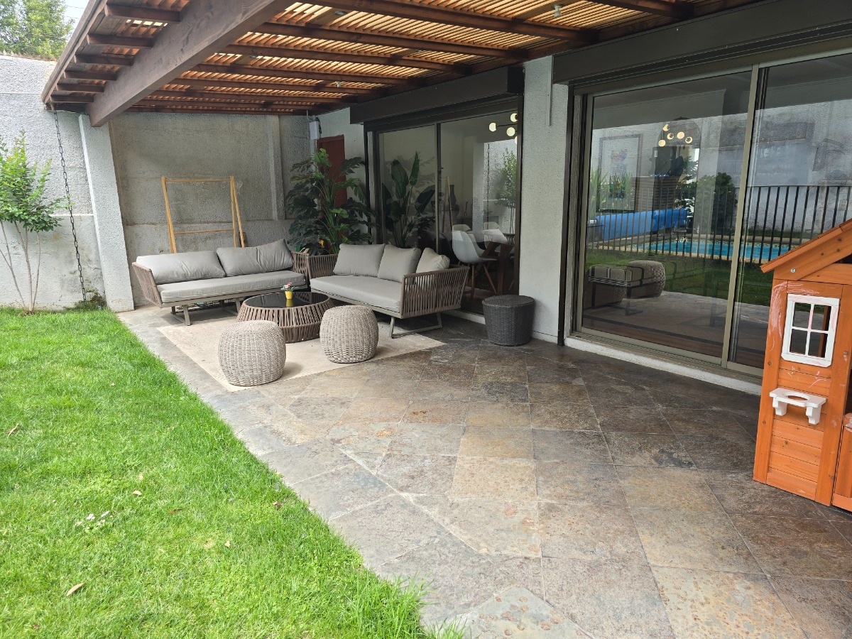 Venta Casa P 5D 4B 2E 2B San Carlos de Apoquindo - Las Condes