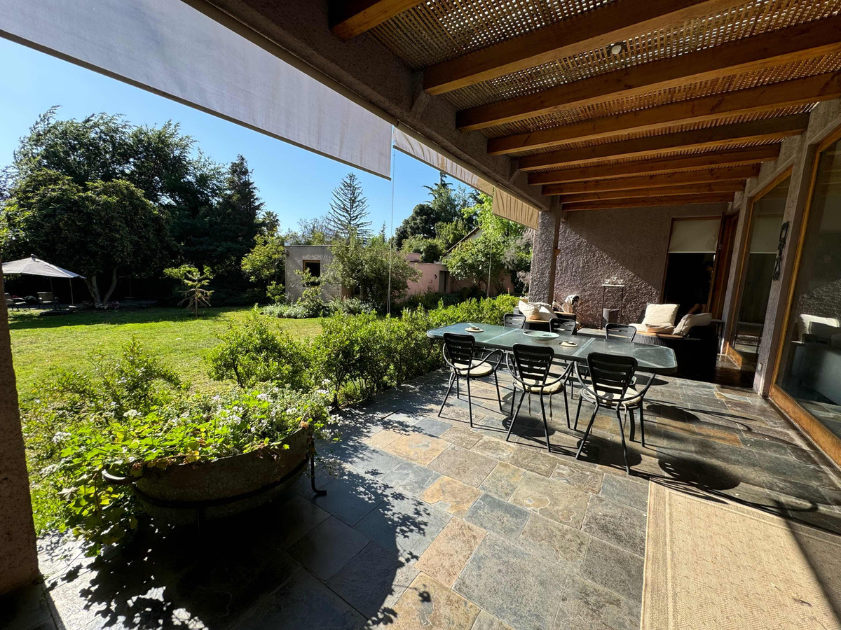 Venta Casa NO 5D 5B 8E 1B Los Dominicos - Las Condes