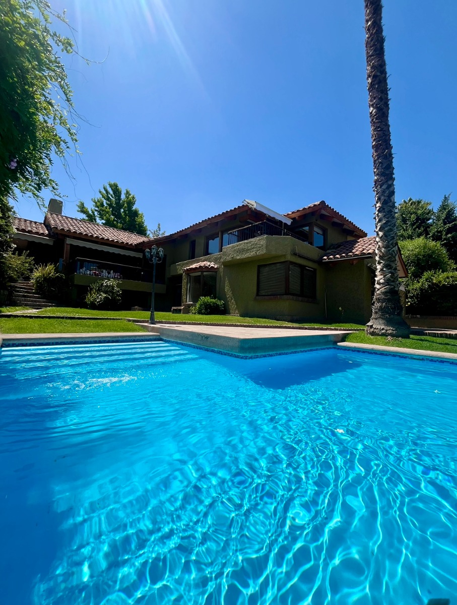 Venta Casa NP 5D en suite Walk-in cl&oacute;set 6B 3E 2B Los Dominicos - Las Condes