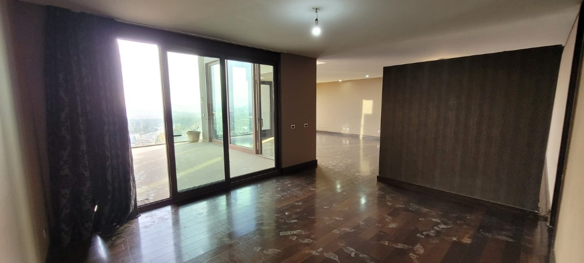 Arriendo Departamento P 5D en suite Walk-in cl&oacute;set 4B 3E 1B Lo Curro - Vitacura