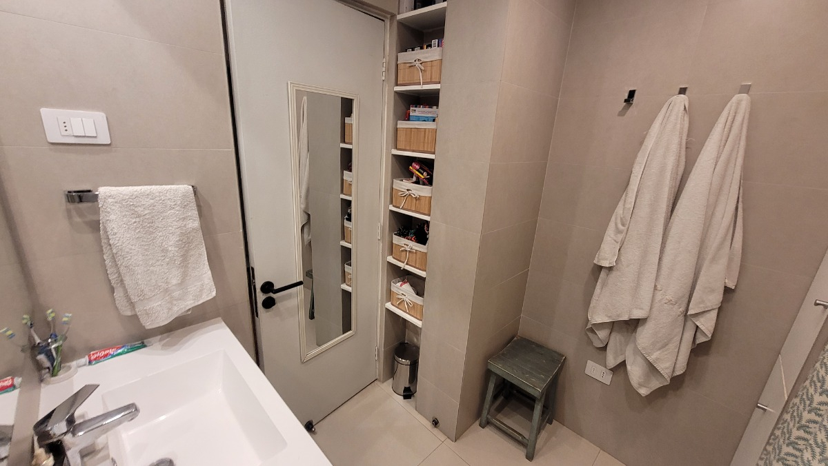 Arriendo Casa NP 4D 4B 2E 2B Borde R&iacute;o - Casa Piedra - Vitacura