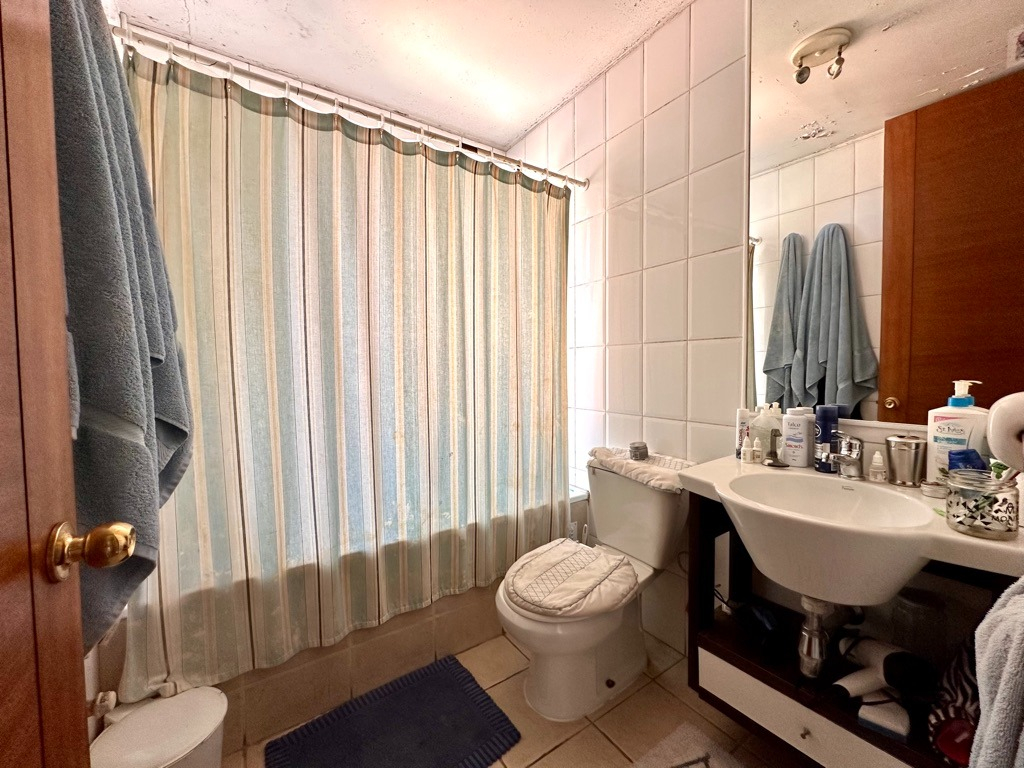 Venta Casa NO 6D en suite Walk-in cl&oacute;set 5B 2E 1B San Carlos de Apoquindo - Las Condes